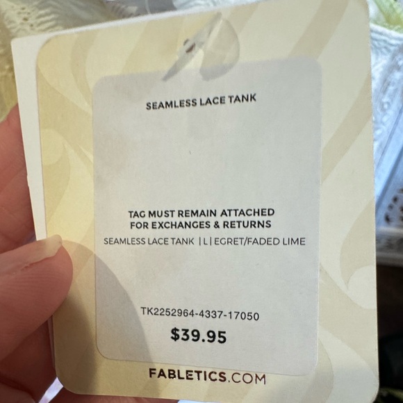 FABLETICS SEAMLESS LACE TANK!! BRAND NEW, PERFECT CONDITION WITH TAGS!!! - Picture 3 of 3